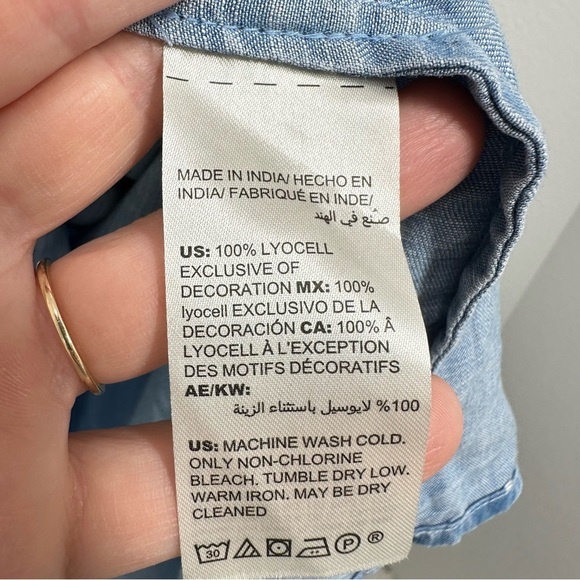 Chico's Chambray Lyocell V Neck Popover Blouse Longline 3/4 Sleeve Lace Applique - Picture 5 of 5